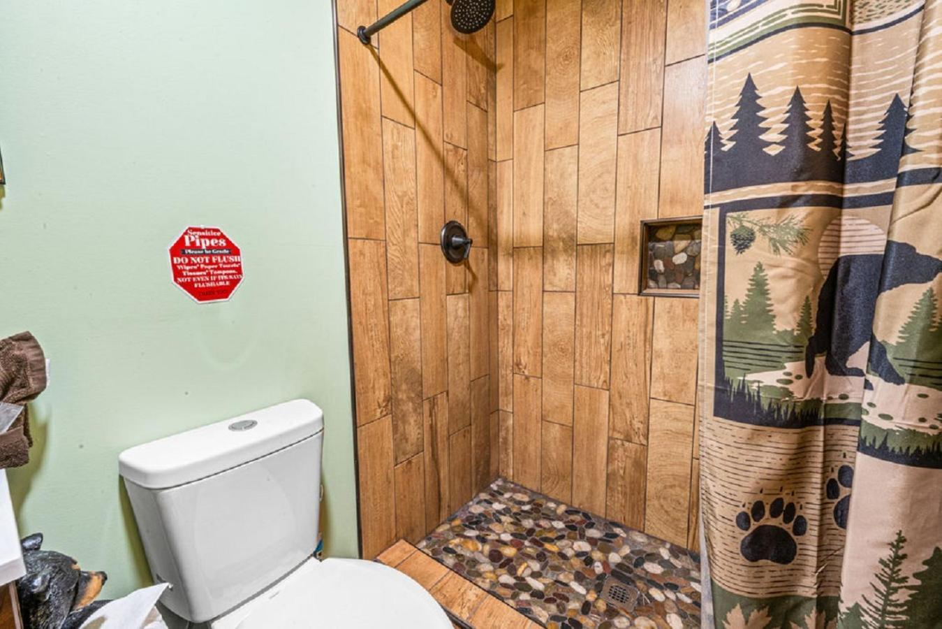 Brand New Tiny Cabin! A Bearly Adventure Сивиървил Екстериор снимка